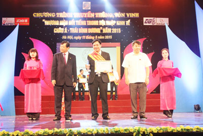 Nhận giải "Thương hiệu nổi tiếng trong hội nhập kinh tế châu Á - Thái Bình Dương"