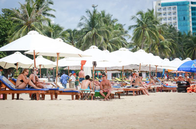 Chấn chỉnh việc kinh doanh dọc bãi biển