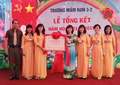 Đón nhận bằng công nhận đạt chuẩn quốc gia mức độ 2 lần thứ 2