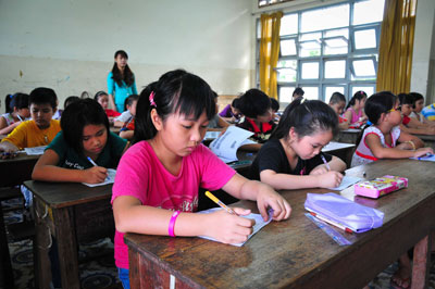 Kỳ thi năng khiếu tiếng Anh khối tiểu học và THCS: Hơn 600 học sinh tham gia