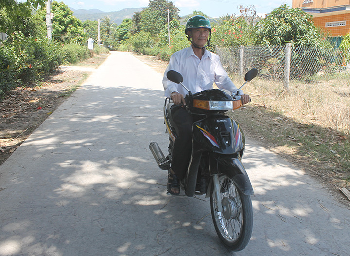 Nhờ sự đồng thuận của người dân, nhiều tuyến đường ở Cam Hiệp Bắc được bê tông hóa. 