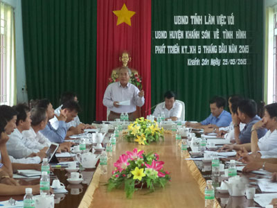 Khánh Sơn cần tập trung đầu tư phát triển sản xuất