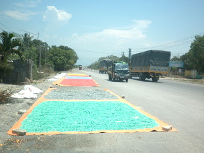 Quốc lộ thành sân phơi