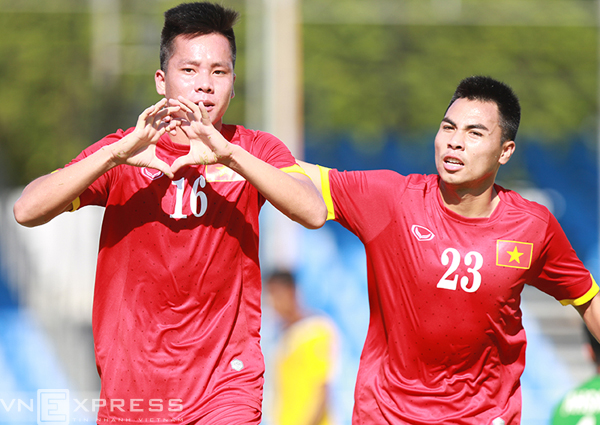 Tiền đạo Thanh Bình (16) là cầu thủ ghi bàn đầu tiên cho U23 Việt Nam tại SEA Games 28. Ảnh: Lâm Thỏa.