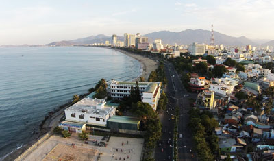 Các dự án phía đông đường Trần Phú nói chung và Dự án Phát triển bãi biển Phoenix cần nghiên cứu kỹ phương án kiến trúc.