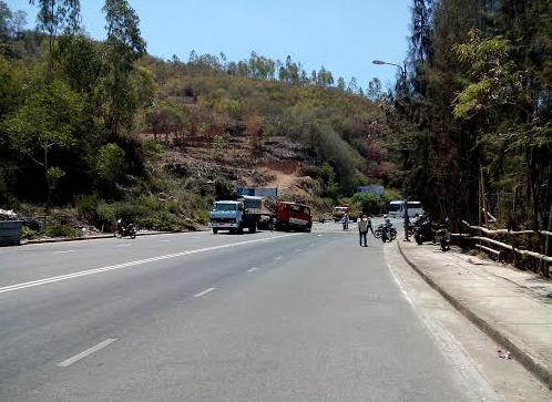 Vị trí xảy ra tai nạn là đoạn đường cua.  