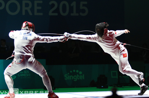 Tiến Nhật (phải) hoàn toàn áp đảo đối thủ. Ảnh: Lâm Thỏa.