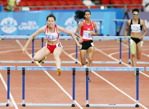 Nguyễn Thị Huyền có ba niềm vui cùng lúc khi cô đoạt HC vàng, phá kỷ lục SEA Games, đồng thời đoạt vé đi Brazil dự Thế vận hội sang năm. Ảnh: Đức Đồng.