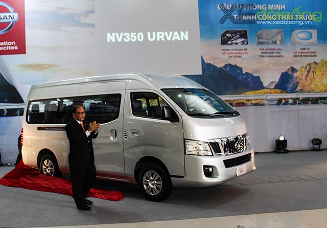 Đối thủ Ford Transit chính thức ra mắt với giá 1,180 tỷ đồng