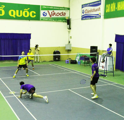 Các tay vợt tranh tài tại giải.