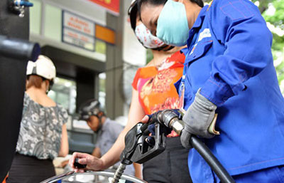 Xăng bất ngờ tăng giá ngày 19-6