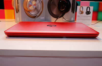 Phía trước máy.