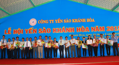 Tưng bừng Lễ hội Yến sào năm 2015