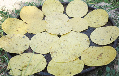 Ngọt ngào bánh tráng khoai lang