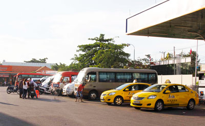 Sau kỳ thi, các đơn vị kinh doanh vận tải tăng cường phương tiện đáp ứng nhu cầu đi lại của thí sinh và phụ huynh.  