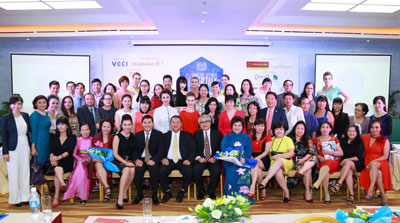 Các đại biểu chụp hình lưu niệm kết thúc chương trình.