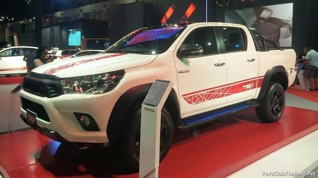 Toyota Hilux thế hệ mới thể thao hơn với phiên bản TRD Sport