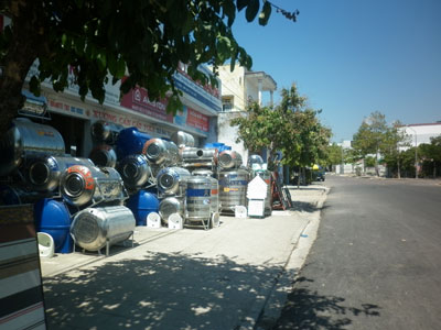 Bồn nước chiếm vỉa hè