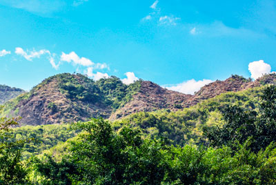 Khu vực lân cận núi Hòn Mặt Quỷ nham nhở sau khi người dân đốt rẫy.