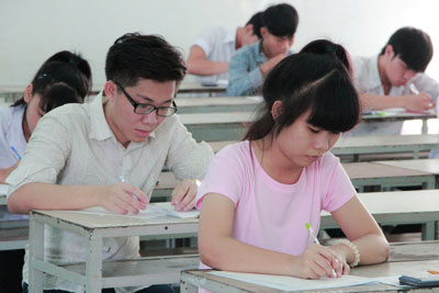 Thí sinh tham dự kỳ thi THPT quốc gia 2015 tại điểm thi Trường Đại học Nha Trang