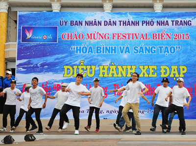 Màn nhảy flashmob sôi động
