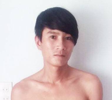 Đối tượng Nguyễn Hữu Trầm và tang vật phạm tội.