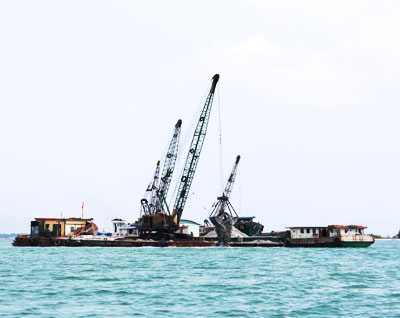Vùng 4 Hải quân sẽ có quyền quyết định cho phép việc nạo vét trong vùng nước quân sự.