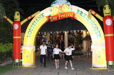 Khai mạc lễ hội bia