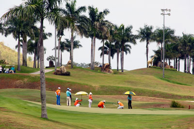 Hơn 100 tay golf tham dự Giải Golf Sea Festival 2015