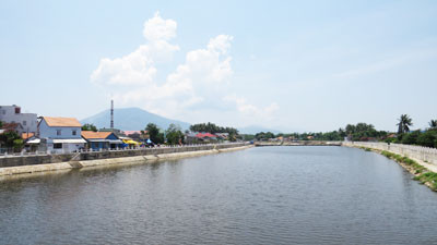 Dự án  xây dựng kè sông Dinh đã góp phần làm thay đổi bộ mặt của thị xã Ninh Hòa.