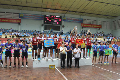 Sanest Khanh Hoa gains trophy at Sea Festival men's basketball tournament – Sanatech Cup