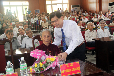 Gặp mặt, tọa đàm kỷ niệm 85 năm Ngày truyền thống đấu tranh cách mạng của đảng bộ và nhân dân tỉnh Khánh Hòa