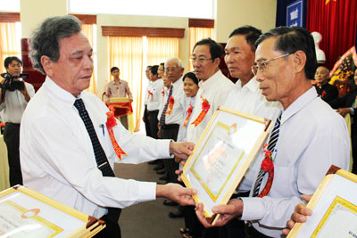 Biểu dương 37 tập thể, cá nhân tiêu biểu trong đồng bào Công giáo