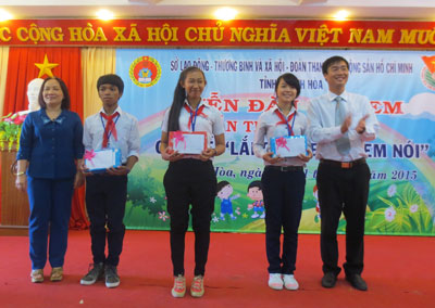 80 em tham gia Diễn đàn trẻ em lần I năm 2015