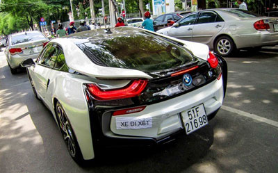 Cận cảnh 5 chiếc BMW i8 mới về Việt Nam
