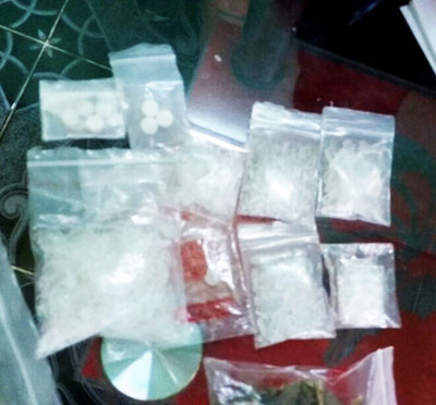 cùng tang vật phạm tội