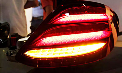 Mercedes E-class 2016 lộ diện đèn hậu công nghệ mới