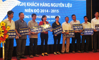 Khen thưởng 90 nông dân trồng mía giỏi