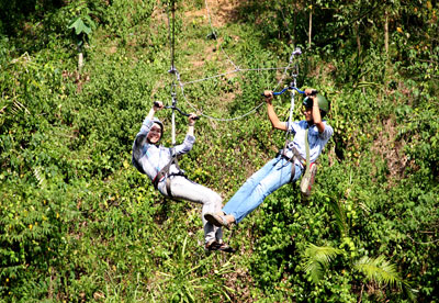 Trò chơi đu dây tại Khu du lịch sinh thái Nhân Tâm