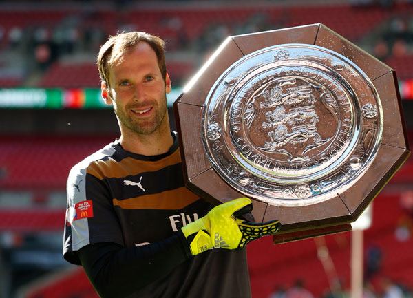 Petr Cech sẽ mang lại sự chắc chắn cho hàng thủ Arsenal.
