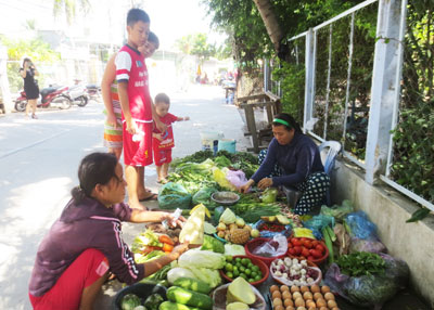 Nhờ có vốn buôn bán, gia đình chị Linh đã vượt qua khó khăn