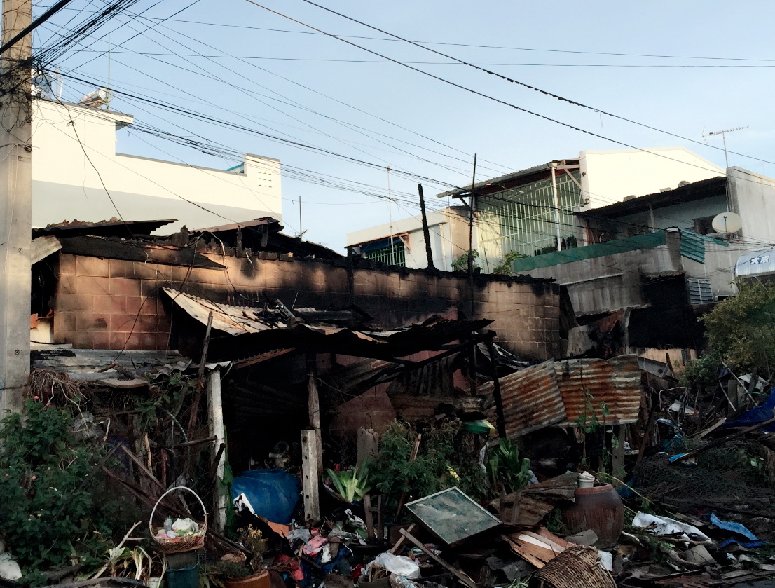  Những gì còn sót lại sau vụ cháy tại căn nhà của gia đình bà Nhung.