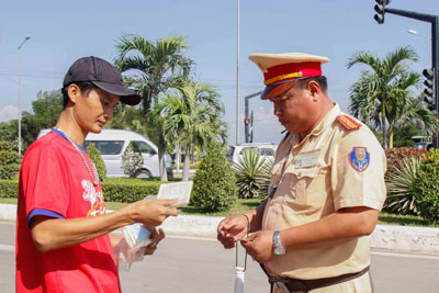 Nhiều biện pháp bảo đảm an toàn giao thông