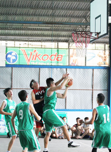 Các cầu thủ tranh tài tại giải