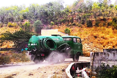 "Loạn" dịch vụ hút hầm