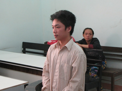 Bị cáo Võ Minh Trung trước vành móng ngựa.