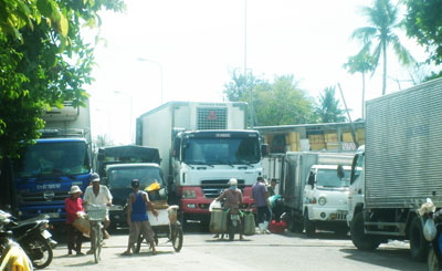 Đậu xe gây cản trở giao thông