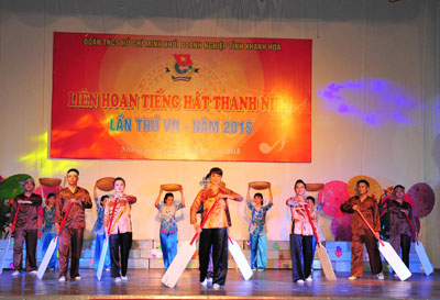 Group of insurance – bank awarded first prize at singing contest for youth workers 2015