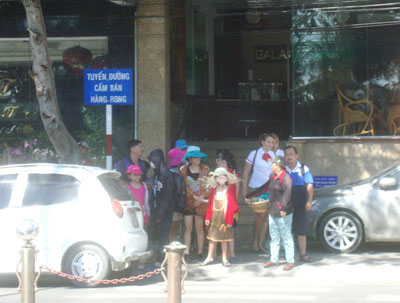 Cấm nhưng vẫn bán