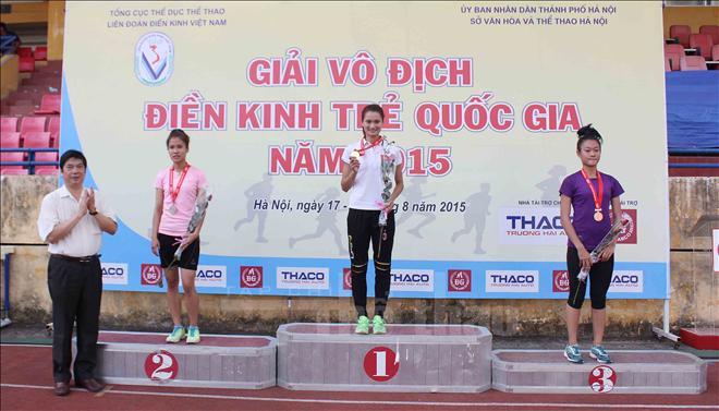 Nguyễn Thị Oanh phá kỷ lục quốc gia và giành HCV nội dung 100m nữ .